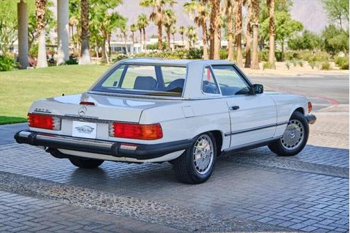 1988 Mercedes-Benz SL-Class 560 SL