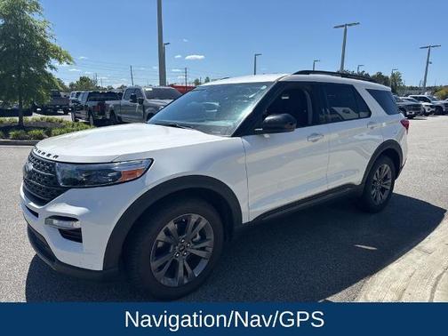 STAR WHITE MET TRI-COAT 2023 Ford Explorer XLT
