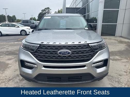 ICONIC SILVER METALLIC 2023 Ford Explorer XLT