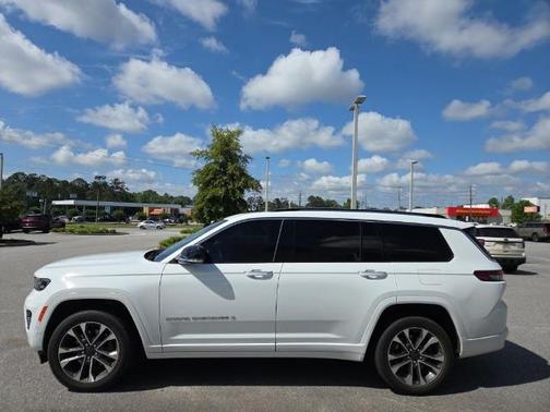 Bright White Clearcoat 2022 Jeep Grand Cherokee OVERLAND