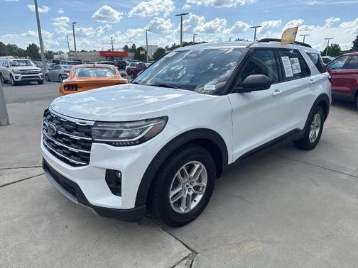 OXFORD WHITE 2026 Ford Explorer ACTIVE