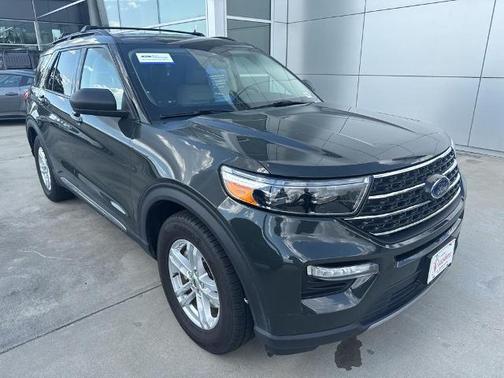 FORGED GREEN METALLIC 2022 Ford Explorer XLT