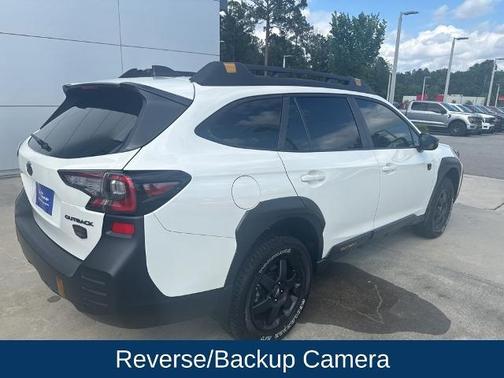 Crystal White Pearl 2025 Subaru Outback WILDERNESS