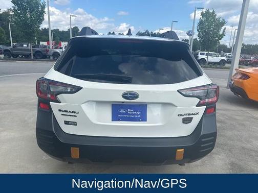 Crystal White Pearl 2025 Subaru Outback WILDERNESS