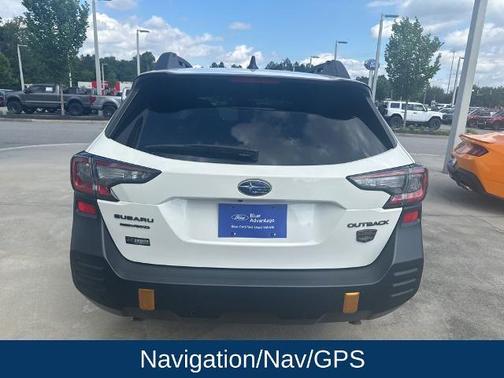 Crystal White Pearl 2025 Subaru Outback WILDERNESS