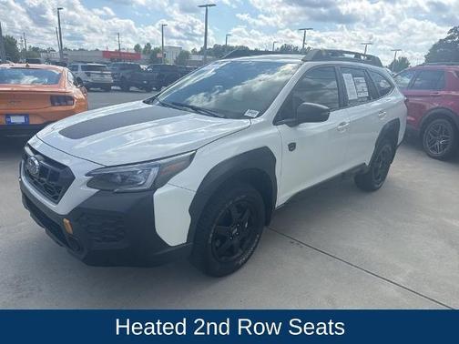 Crystal White Pearl 2025 Subaru Outback WILDERNESS
