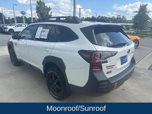 Crystal White Pearl 2025 Subaru Outback WILDERNESS