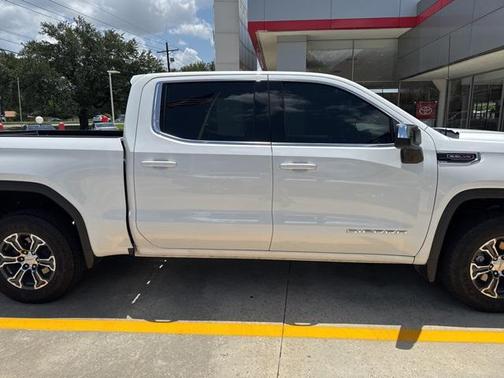 2024 GMC Sierra 1500 SLE