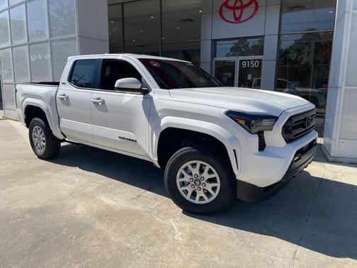 2025 Toyota Tacoma SR5