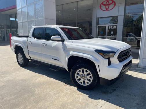 2025 Toyota Tacoma SR5