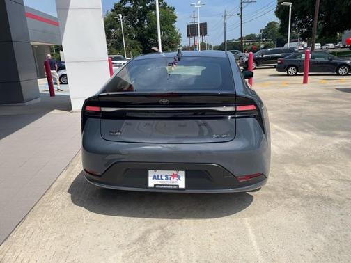 2025 Toyota Prius Plug-In Hybrid SE