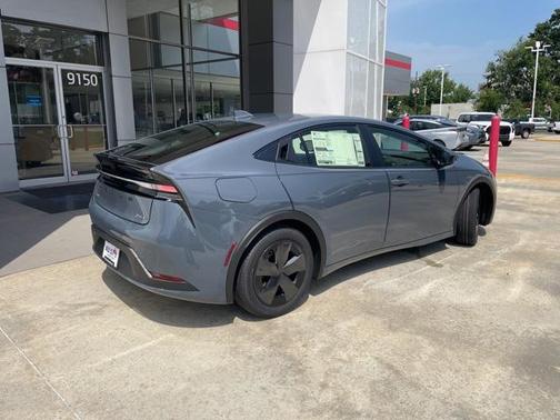 2025 Toyota Prius Plug-In Hybrid SE