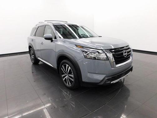 2023 Nissan Pathfinder Platinum FWD