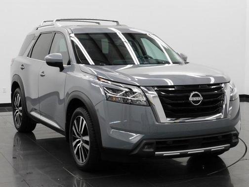 2023 Nissan Pathfinder Platinum FWD