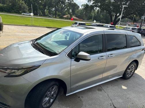 2021 Toyota Sienna XLE 7 Passenger