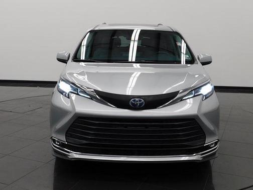 2021 Toyota Sienna XLE 7 Passenger