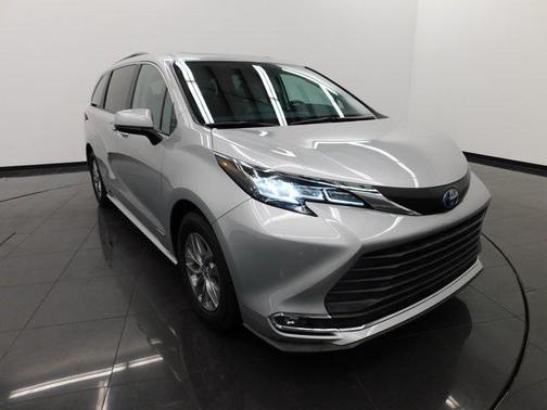 2021 Toyota Sienna XLE 7 Passenger