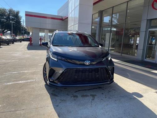 2025 Toyota Sienna XSE 7 Passenger