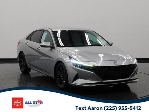 2022 Hyundai ELANTRA SEL