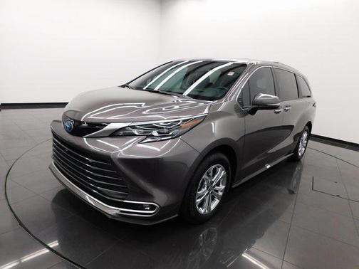 2024 Toyota Sienna Platinum 7 Passenger
