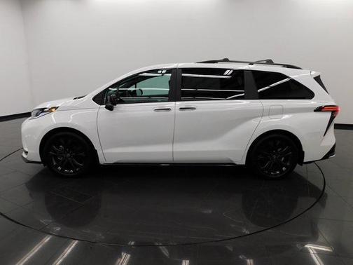 2025 Toyota Sienna XSE 7 Passenger