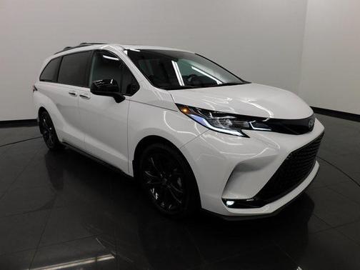 2025 Toyota Sienna XSE 7 Passenger