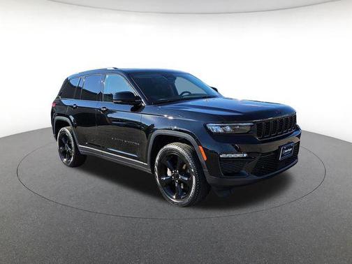 Diamond Black Crystal Pearlcoat 2023 Jeep Grand Cherokee Limited