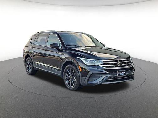 Deep Black 2022 Volkswagen Tiguan 2.0T SE 4MOTION