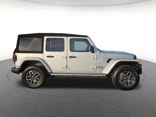 Silver Zynith Clearcoat 2024 Jeep Wrangler 4-Door Sahara 4x4