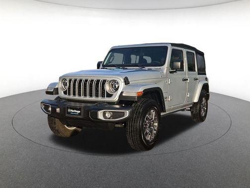 Silver Zynith Clearcoat 2024 Jeep Wrangler 4-Door Sahara 4x4