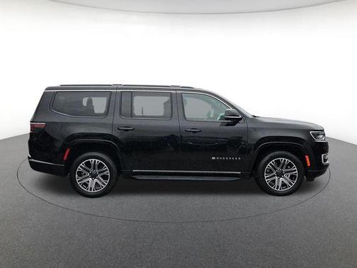 Diamond Black Crystal Pearlcoat 2024 Jeep Wagoneer Series II 4x4
