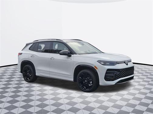 2025 Volkswagen Tiguan 2.0T SE R-Line Black 4MOTION