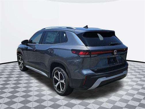 2025 Volkswagen Tiguan 2.0T SE