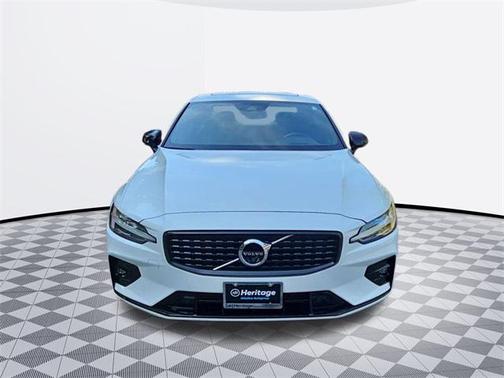 2021 Volvo S60 T5 R-Design