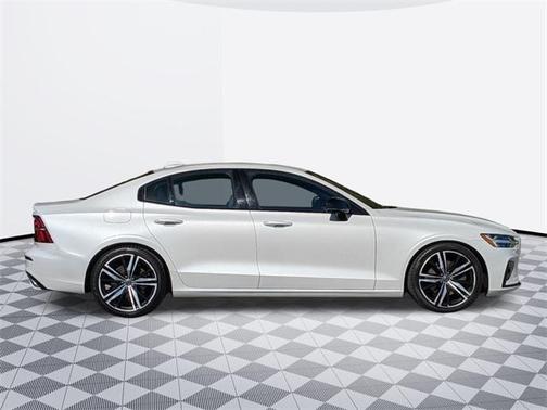 2021 Volvo S60 T5 R-Design