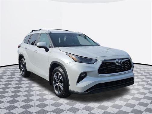2023 Toyota Highlander Hybrid XLE