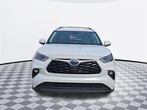 2023 Toyota Highlander Hybrid XLE