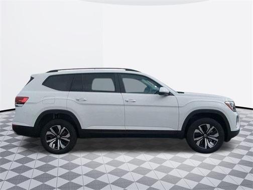 2025 Volkswagen Atlas 2.0T SE