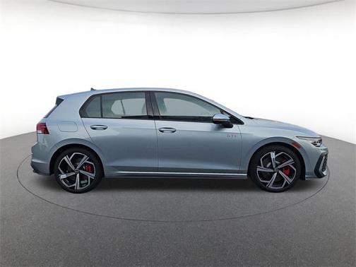 2025 Volkswagen Golf GTI 2.0T SE DSG