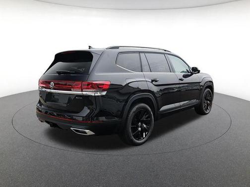 Deep Black 2026 Volkswagen Atlas 2.0T SE w/Technology 4MOTION
