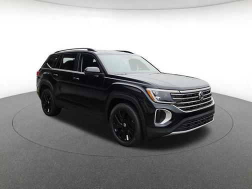 Deep Black 2026 Volkswagen Atlas 2.0T SE w/Technology 4MOTION