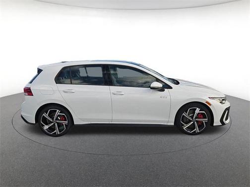 2026 Volkswagen Golf GTI 2.0T SE DSG