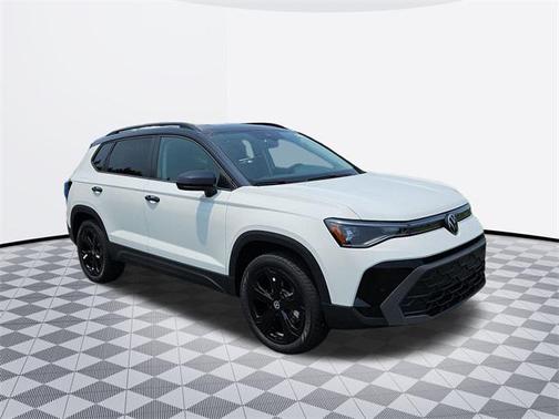 2025 Volkswagen Taos 1.5T SE Black