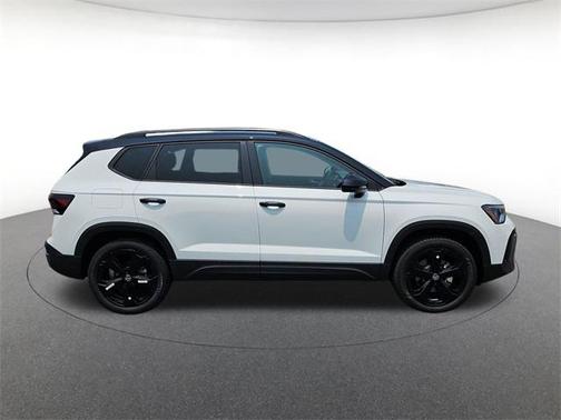 2025 Volkswagen Taos 1.5T SE Black