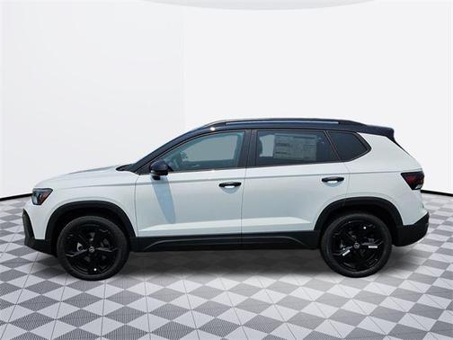 2025 Volkswagen Taos 1.5T SE Black