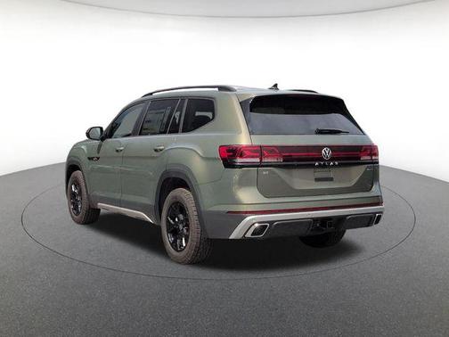 Green Pearl 2026 Volkswagen Atlas Peak Edition