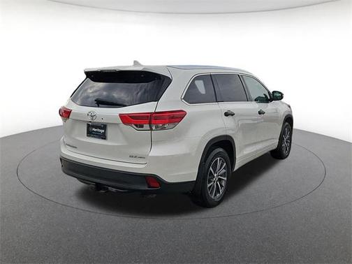 2017 Toyota Highlander SE