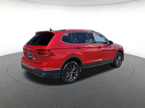 Kings Red Metallic 2022 Volkswagen Tiguan 2.0T SE 4MOTION