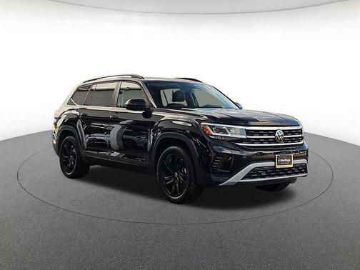 Deep Black 2023 Volkswagen Atlas 3.6L SE w/Technology