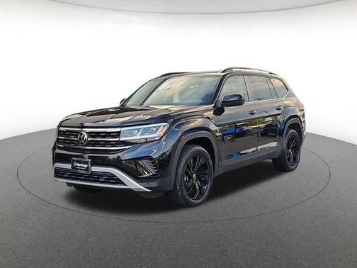 Deep Black 2023 Volkswagen Atlas 3.6L SE w/Technology